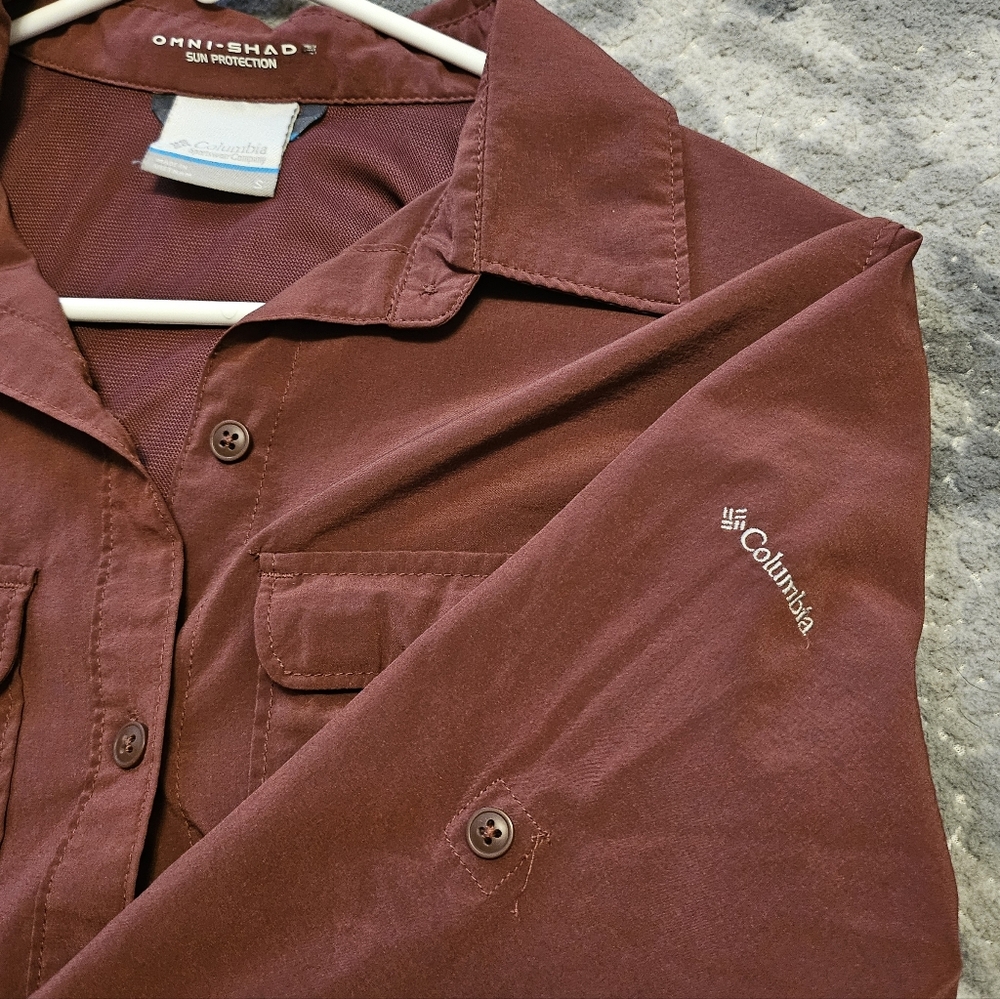 Columbia Omni-Shade Maroon Button-Up Outdoor Shirt Women's Small